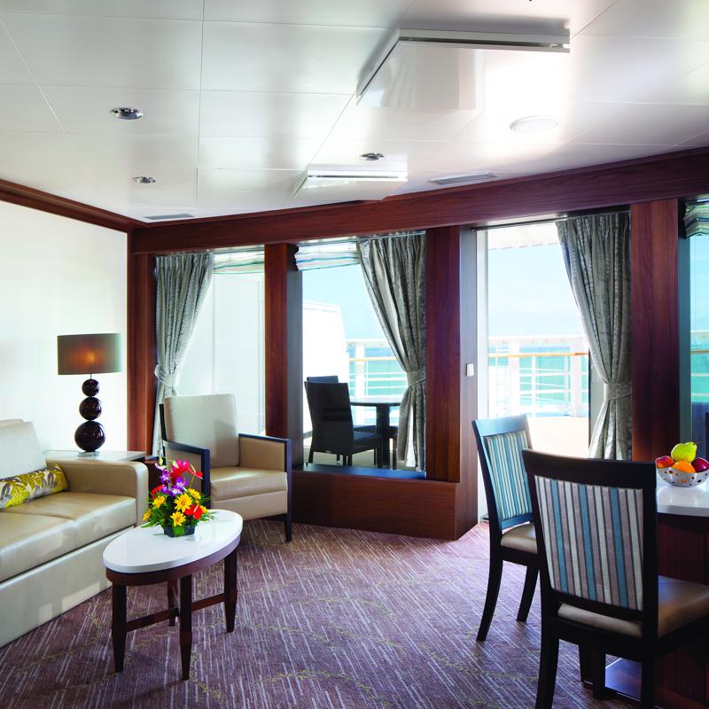 Deluxe Owner's Suite with Large Balcony - Pride of America