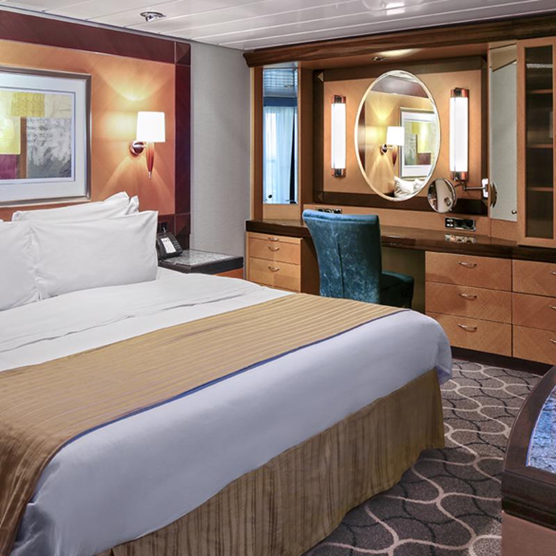 Owner's Suite 1 Bedroom-Mariner of the Seas