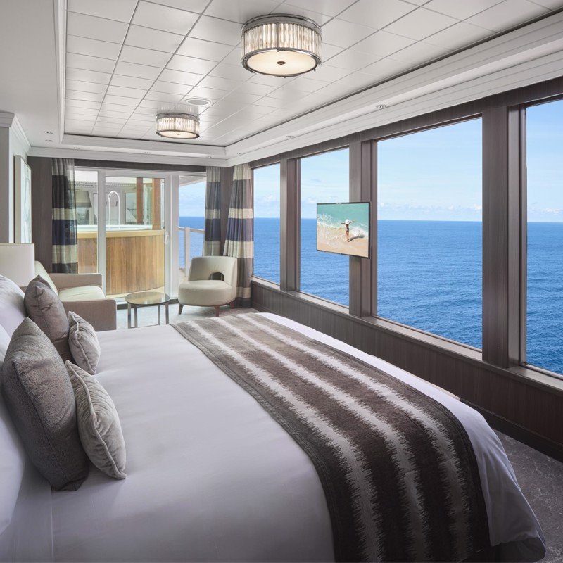 The Haven Deluxe Owner's Suite with Balcony - Norwegian Jewel
