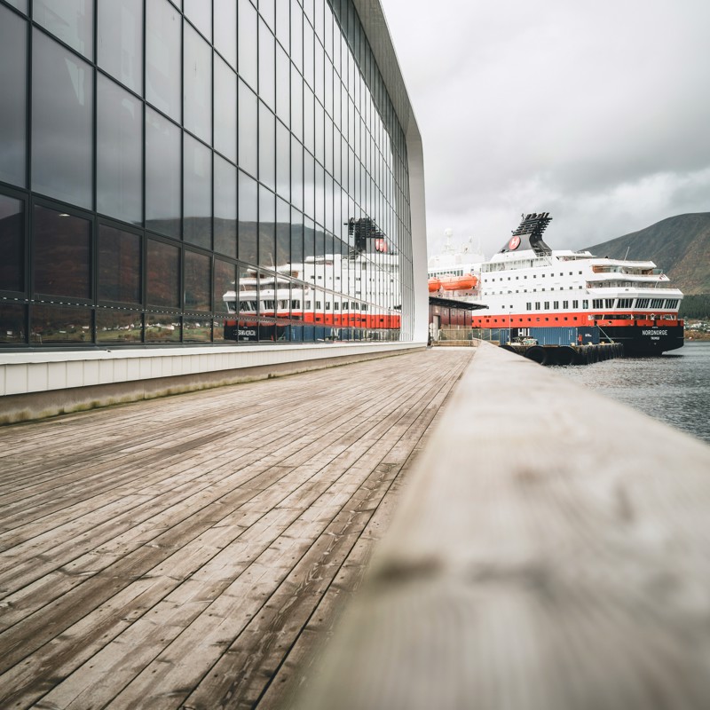 IgluCruise.Application.ViewModels.Shared.WebImageViewModel?.Description