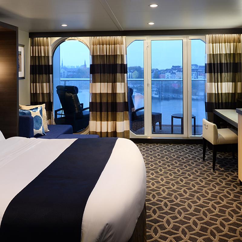 Junior Suite with Large Balcony-Ovation of the Seas